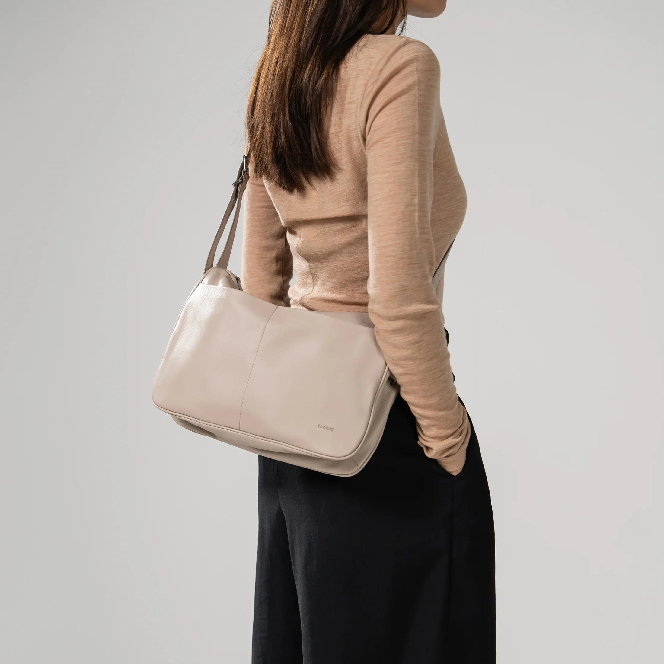 TESSERA Slip Pockets Shoulder Bag Large