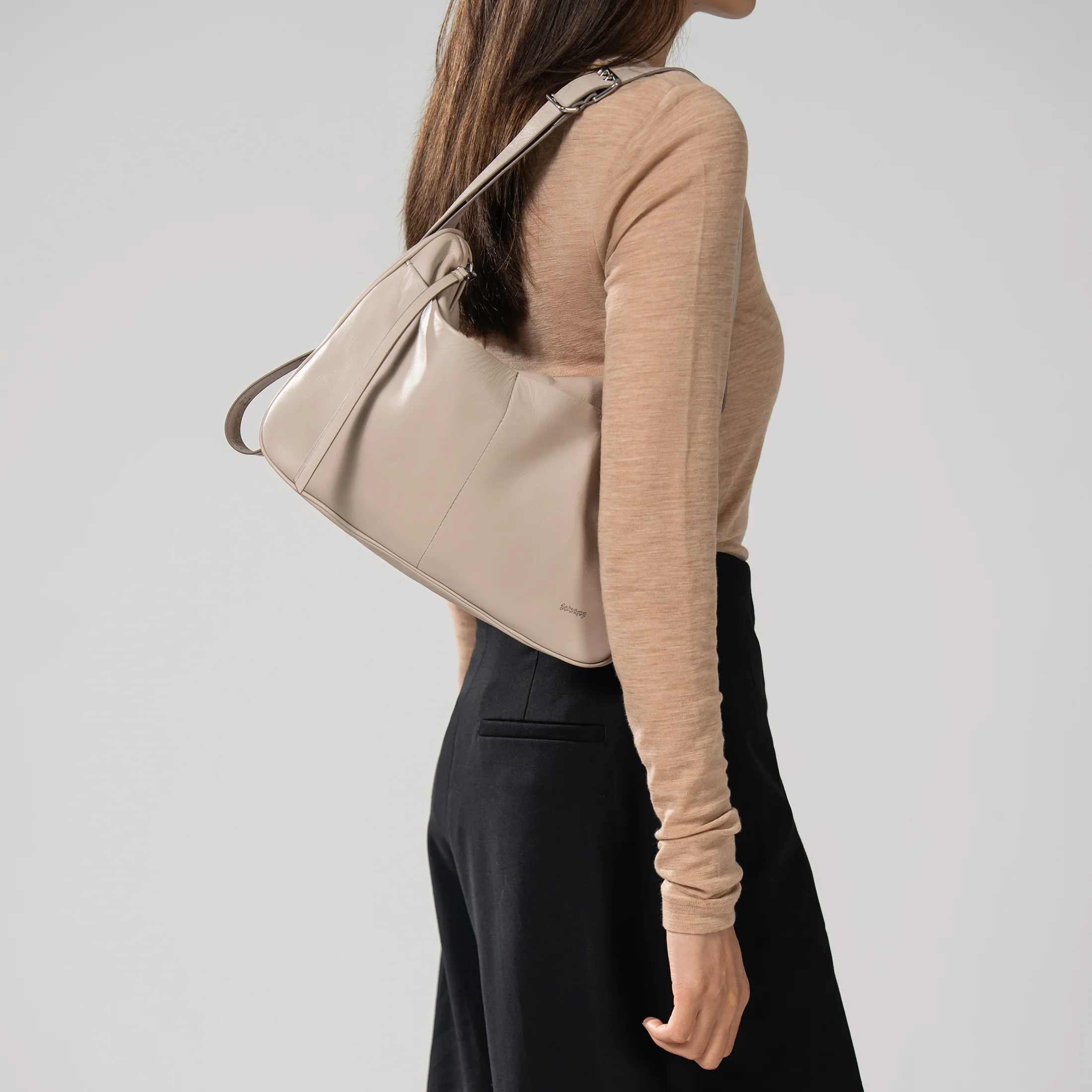 TESSERA Slip Pockets Shoulder Bag Large - Image 2