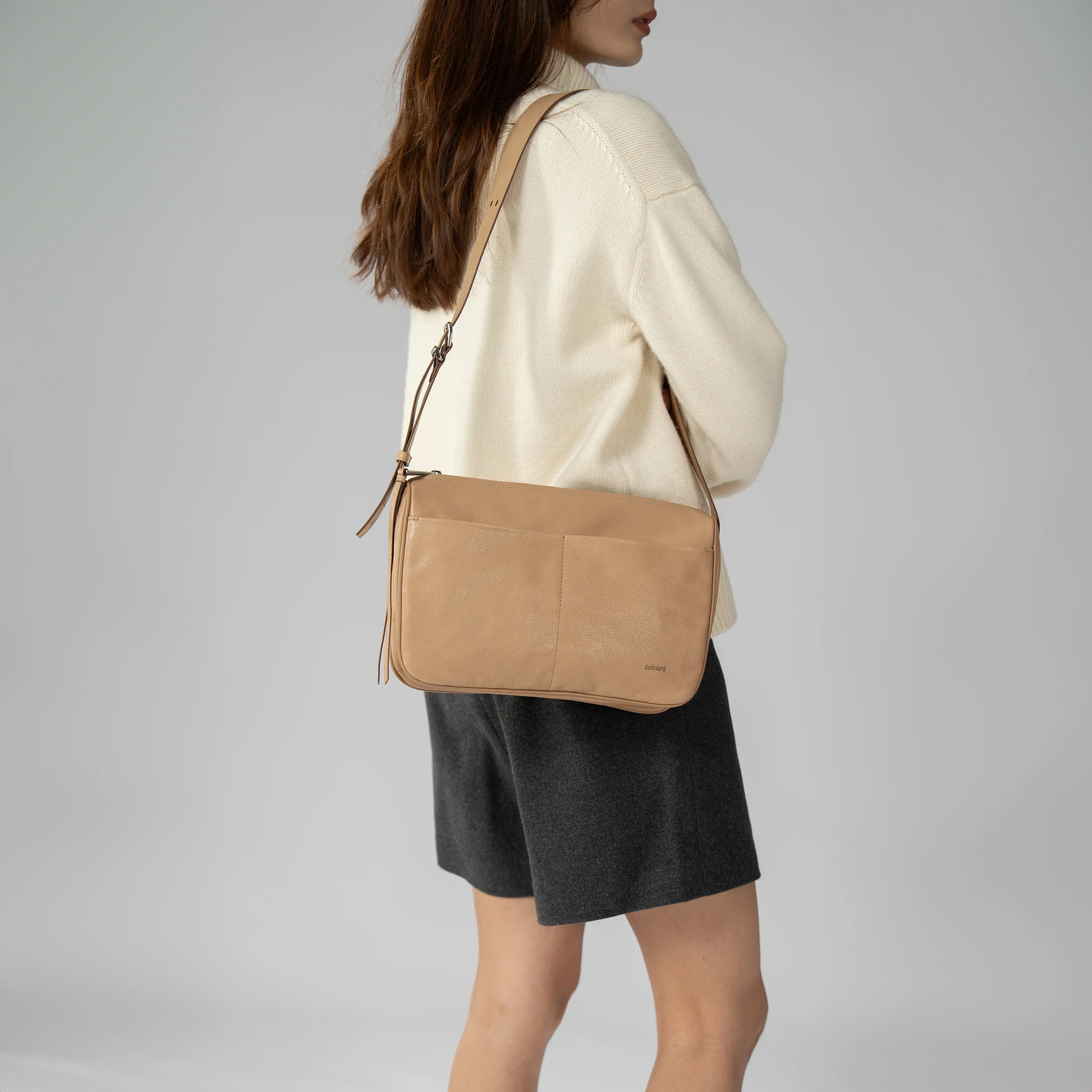 TESSERA Slip Pockets Shoulder Bag