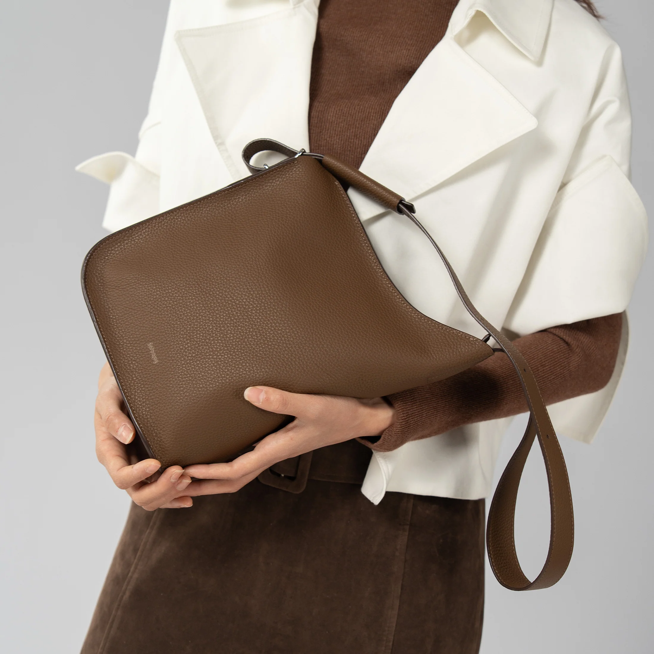 KEO Ergonomic Soft Bucket Bag Small - Image 2